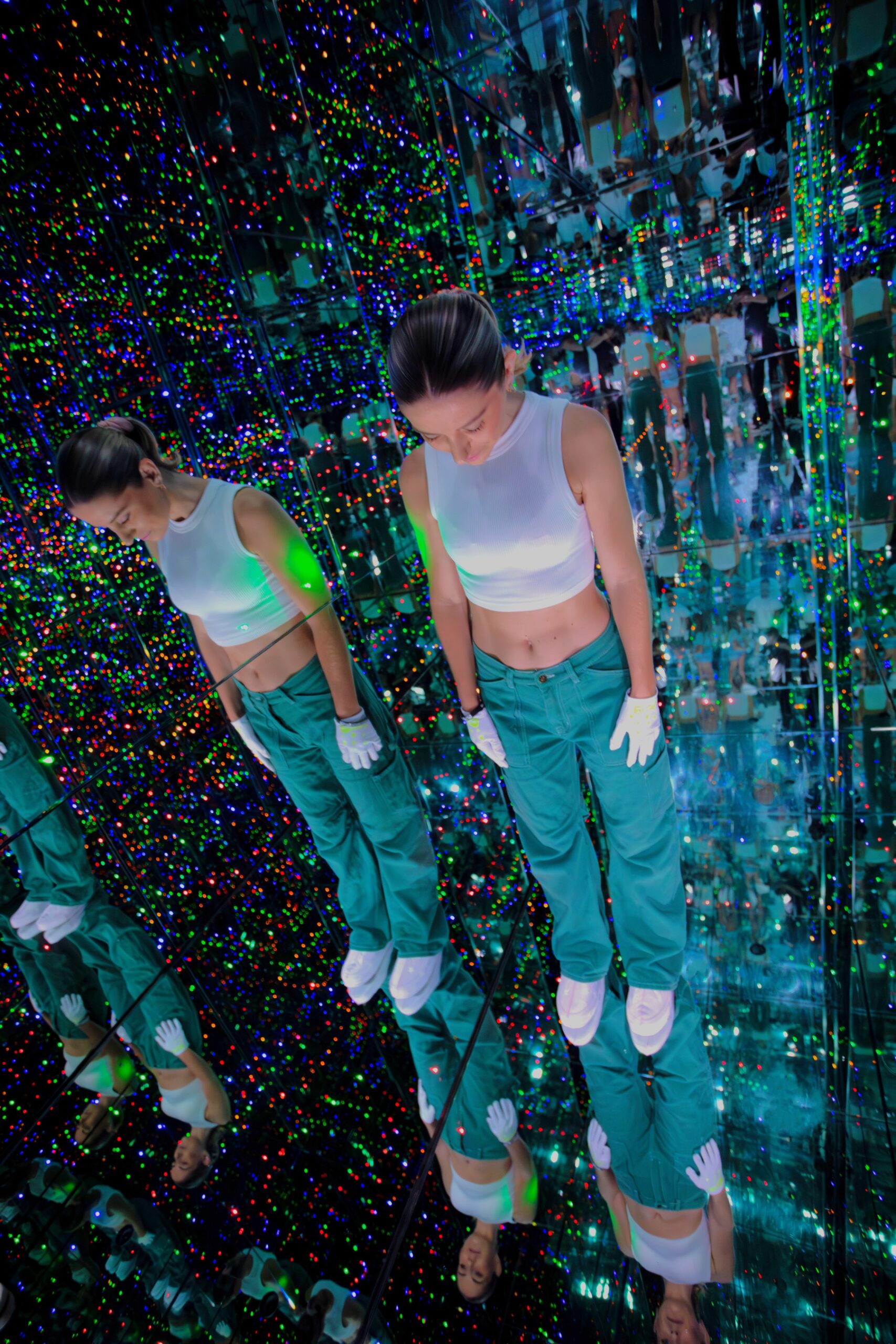 interactive-light-show-indoor-activities-surfers-paradise-infinity-gc